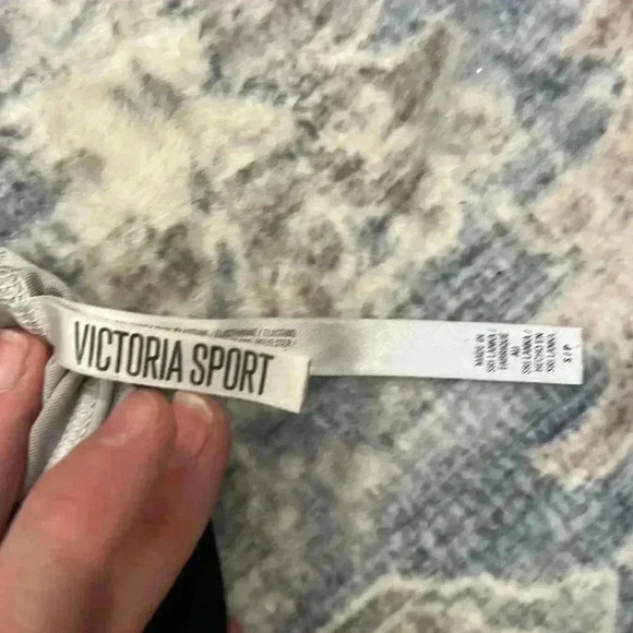 Women’s size small/ medium sports bra bundle. In good condition! - Picture 8 of 15